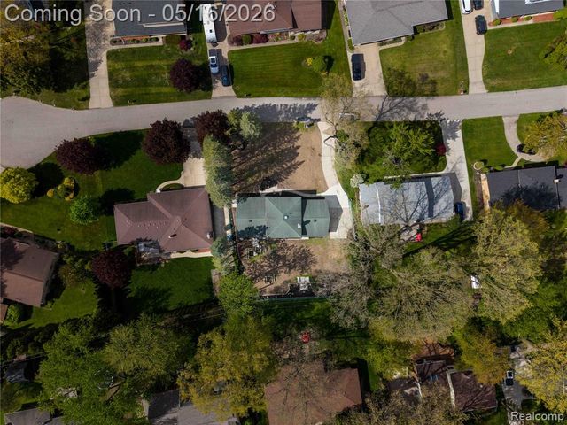 6742 Canterbury Court, Shelby Twp, MI 48316