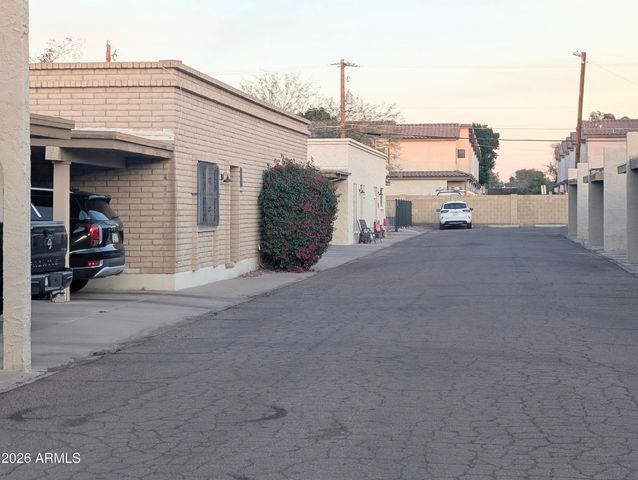 3039 N 38TH Street 1, Phoenix, AZ 85018
