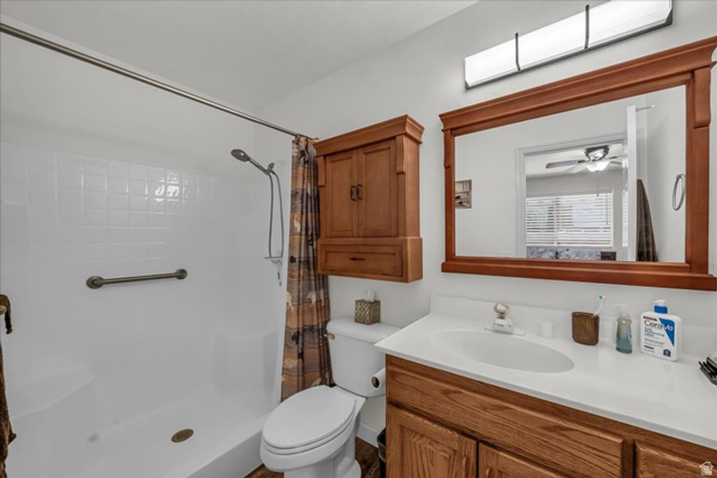 Image 11 of property listing at 1050 W RED HILLS PKWY #77, Washington, UT 84780