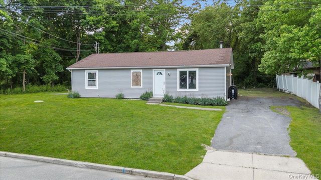 12 Lewis Street, Wyandanch, NY 11798