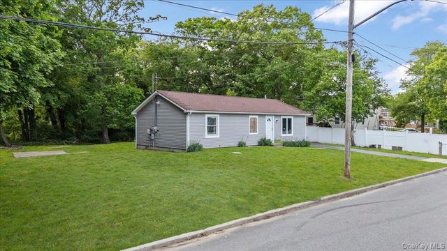 12 Lewis Street, Wyandanch, NY 11798