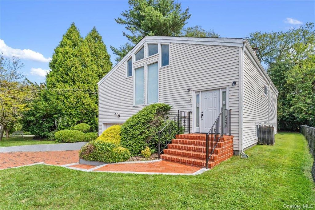 15 Church Street, Great Neck, NY 11023 — photo 2