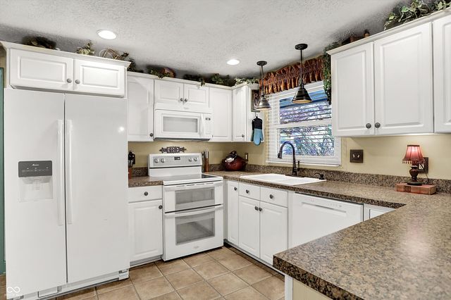 11833 Hoster Road, Carmel, IN 46033