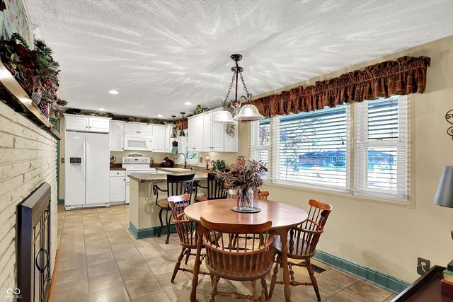 11833 Hoster Road, Carmel, IN 46033