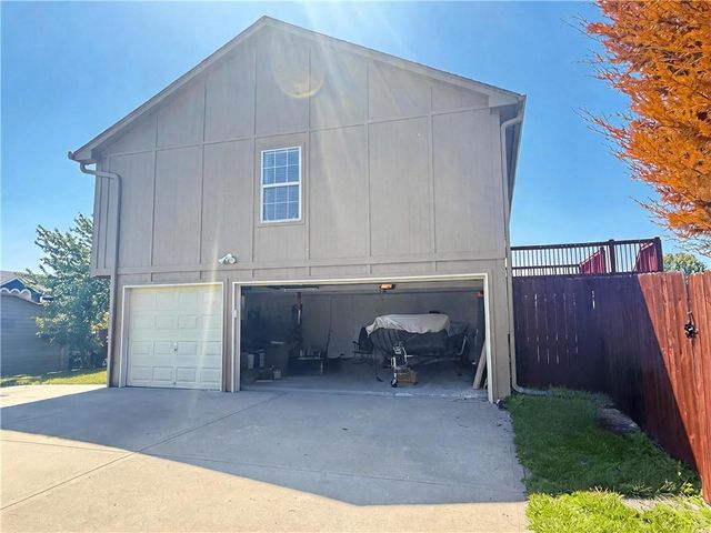 1204 Dogwood Drive, Greenwood, MO 64034