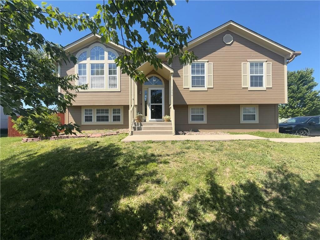 1204 Dogwood Drive, Greenwood, MO 64034