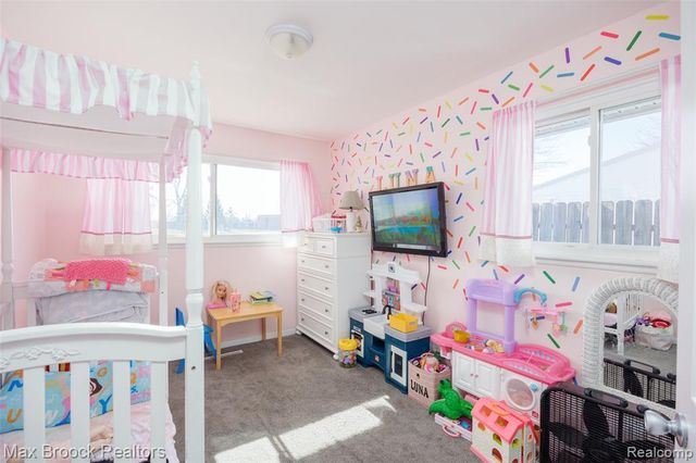 12740 Albany Street, Oak Park, MI 48237