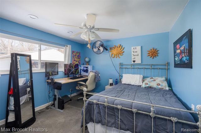 12740 Albany Street, Oak Park, MI 48237