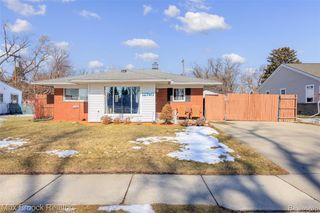 12740 Albany Street, Oak Park, MI 48237