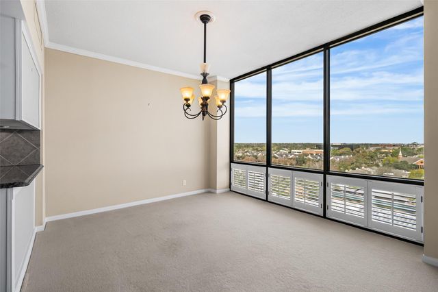 1111 Bering Drive 1005, Houston, TX 77057