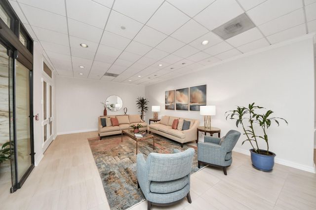 1111 Bering Drive 1005, Houston, TX 77057