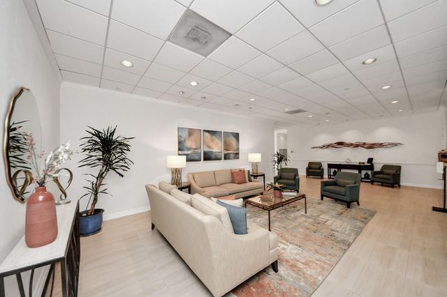 1111 Bering Drive 1005, Houston, TX 77057