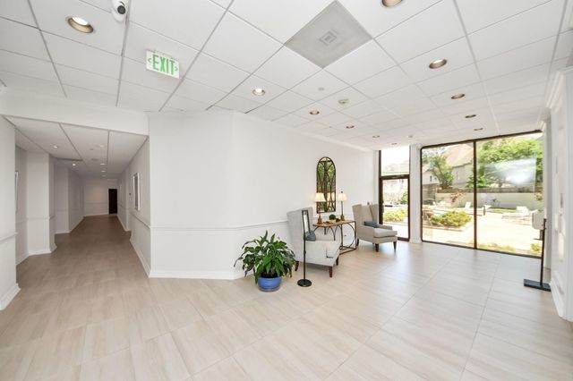 1111 Bering Drive 1005, Houston, TX 77057