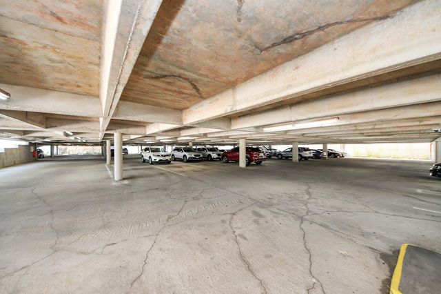 1111 Bering Drive 1005, Houston, TX 77057