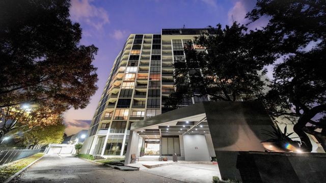 1111 Bering Drive 1005, Houston, TX 77057