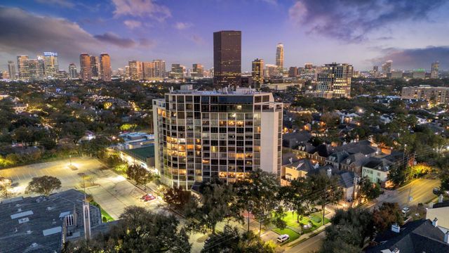 1111 Bering Drive 1005, Houston, TX 77057