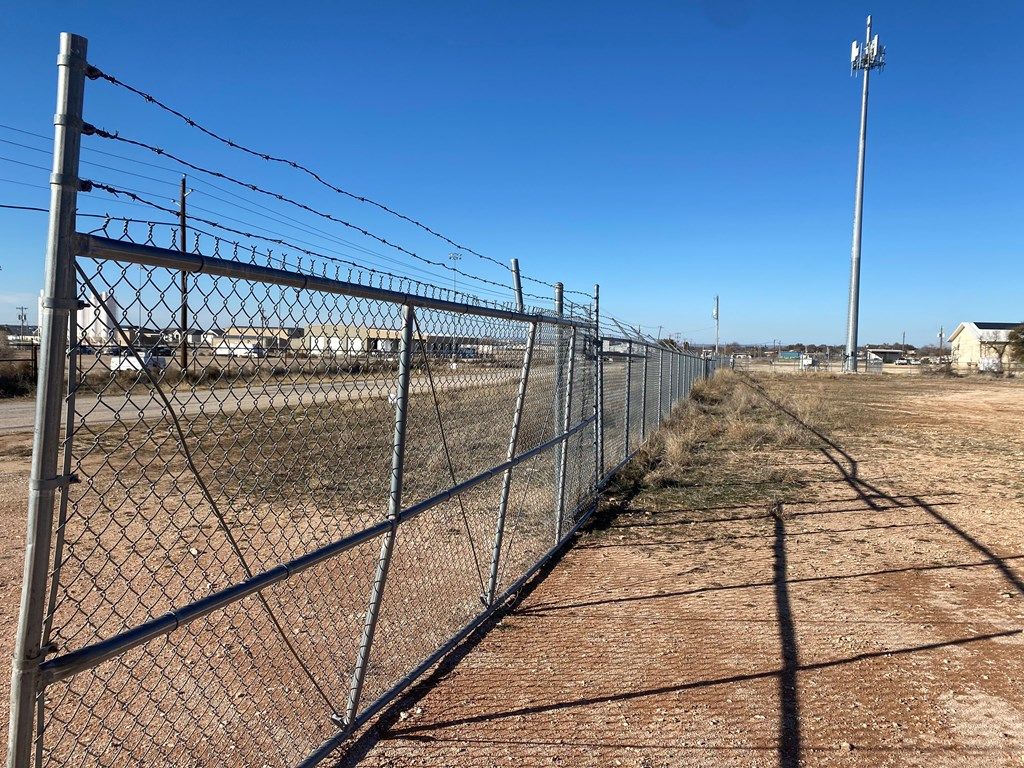 Image 8 of property listing at 4276 Dan Hanks Rd, San Angelo, TX 76904