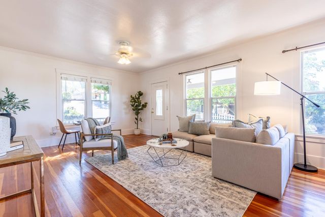 375 Linden Ave, Auburn, CA 95603