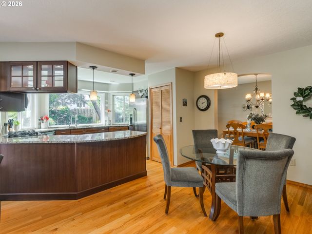 16843 Nw YORKTOWN Dr, Beaverton, OR 97006
