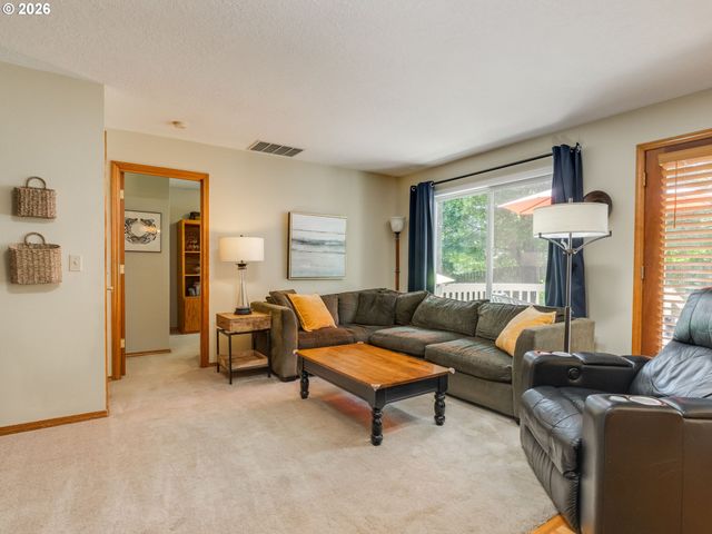 16843 Nw YORKTOWN Dr, Beaverton, OR 97006