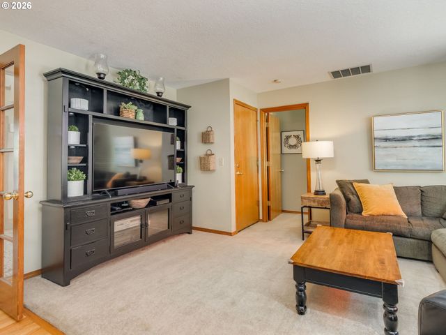 16843 Nw YORKTOWN Dr, Beaverton, OR 97006