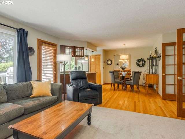 16843 Nw YORKTOWN Dr, Beaverton, OR 97006