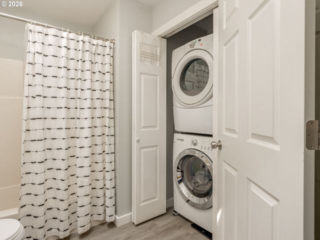 16843 Nw YORKTOWN Dr, Beaverton, OR 97006