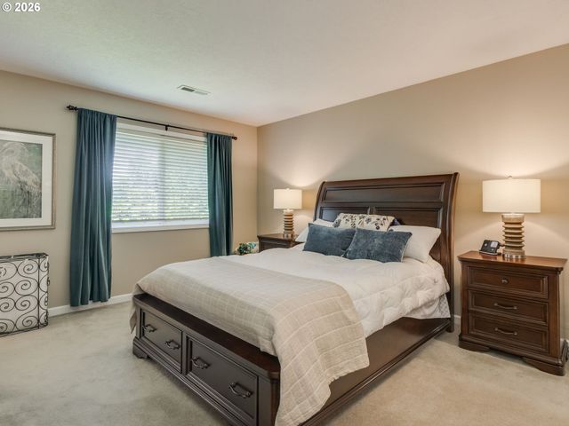 16843 Nw YORKTOWN Dr, Beaverton, OR 97006