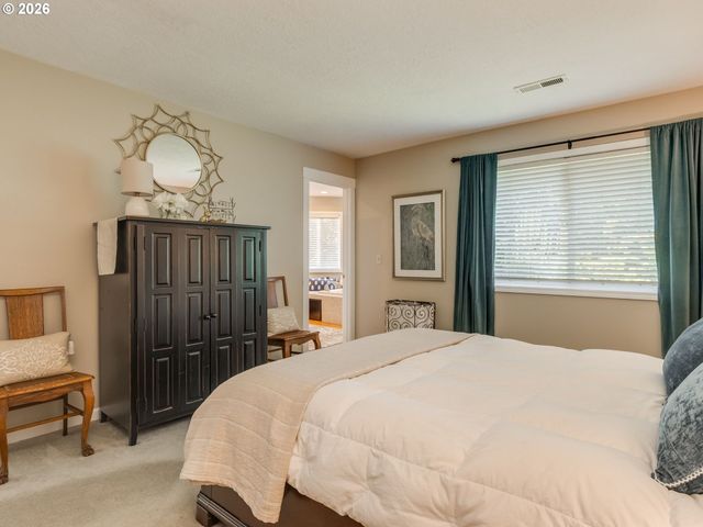 16843 Nw YORKTOWN Dr, Beaverton, OR 97006
