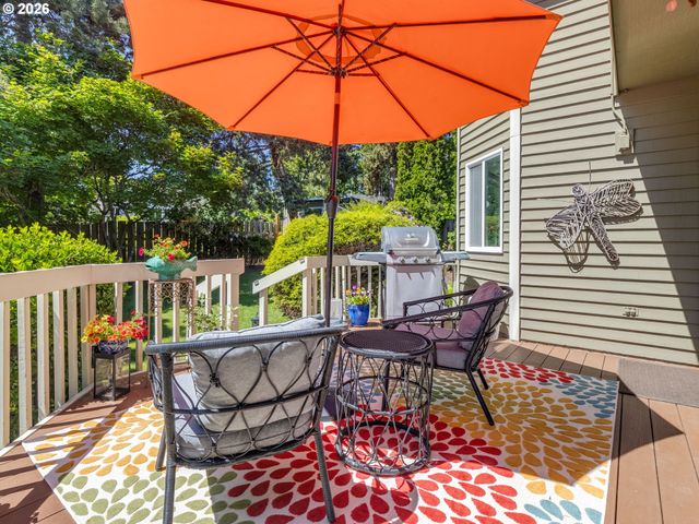 16843 Nw YORKTOWN Dr, Beaverton, OR 97006