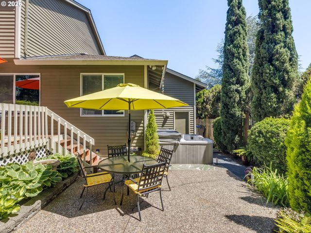 16843 Nw YORKTOWN Dr, Beaverton, OR 97006