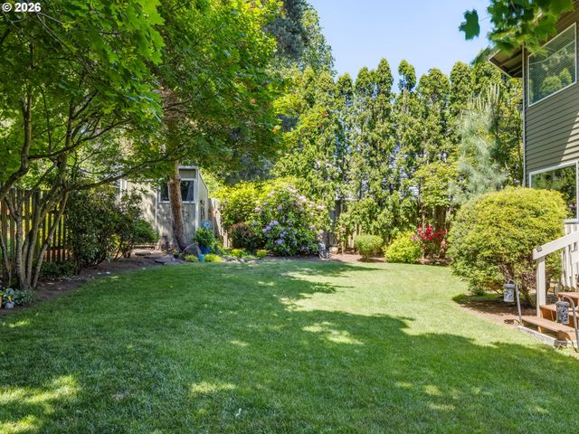 16843 Nw YORKTOWN Dr, Beaverton, OR 97006