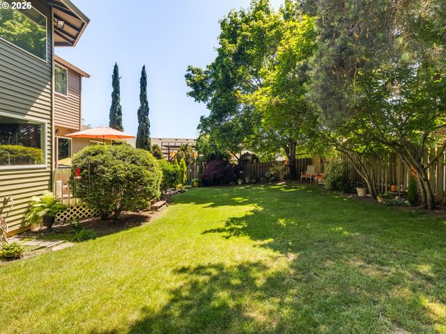 16843 Nw YORKTOWN Dr, Beaverton, OR 97006