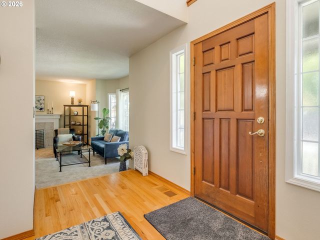 16843 Nw YORKTOWN Dr, Beaverton, OR 97006
