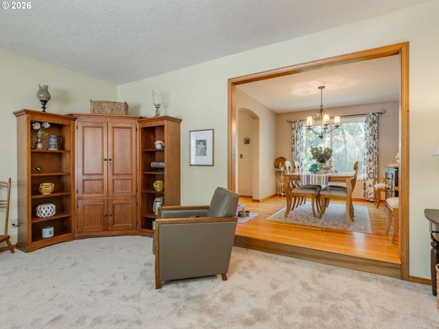 16843 Nw YORKTOWN Dr, Beaverton, OR 97006