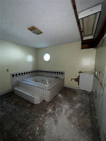 6 Green Acre NE Road, Rome, GA 30165