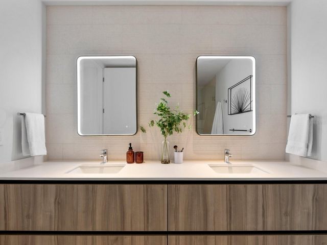 1020 SUNSET POINT ROAD 410, Clearwater, FL 33755