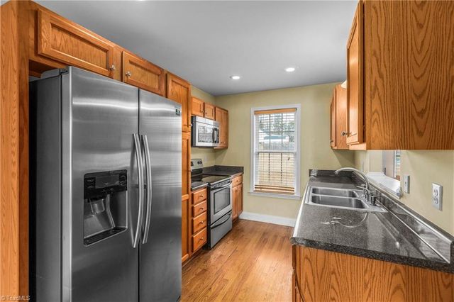 2829 Old US Highway 421 W, Yadkinville, NC 27055