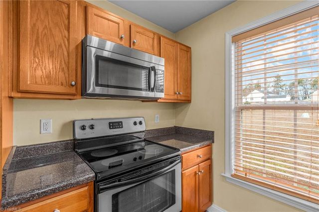 2829 Old US Highway 421 W, Yadkinville, NC 27055