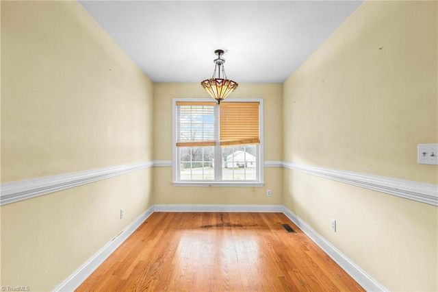 2829 Old US Highway 421 W, Yadkinville, NC 27055