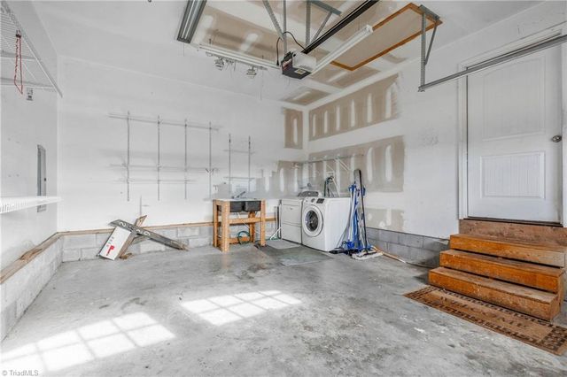 2829 Old US Highway 421 W, Yadkinville, NC 27055