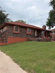 8726 Tennessee Street, Kansas City, MO 64138