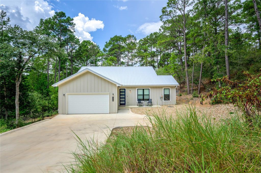170 Akaloa LN, Bastrop, TX 78602