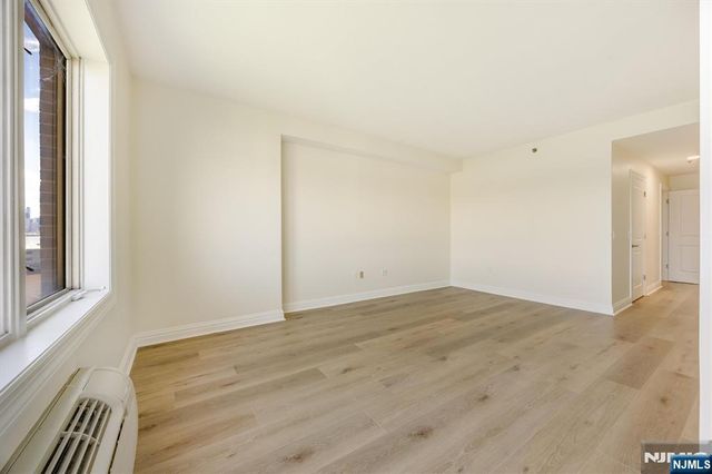 6315 City Place, Edgewater, NJ 07020