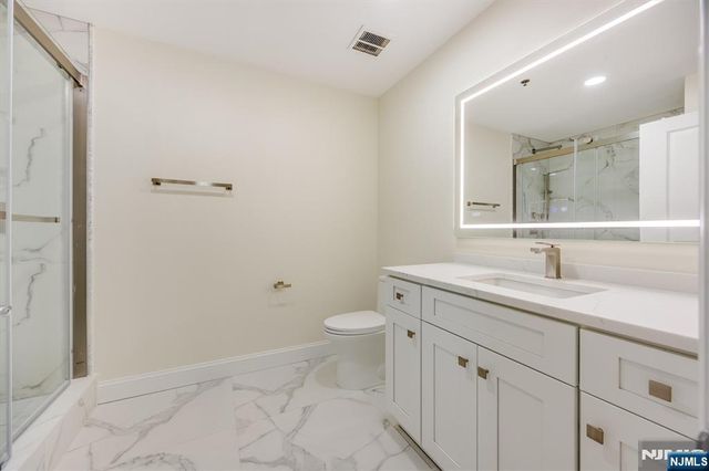 6315 City Place, Edgewater, NJ 07020
