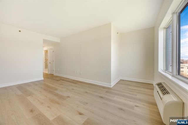 6315 City Place, Edgewater, NJ 07020