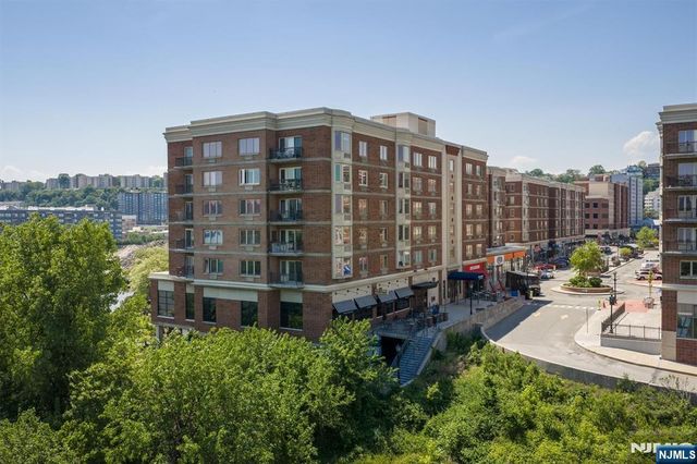 6315 City Place, Edgewater, NJ 07020