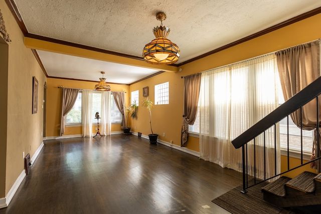 6840 29th Place, Berwyn, IL 60402