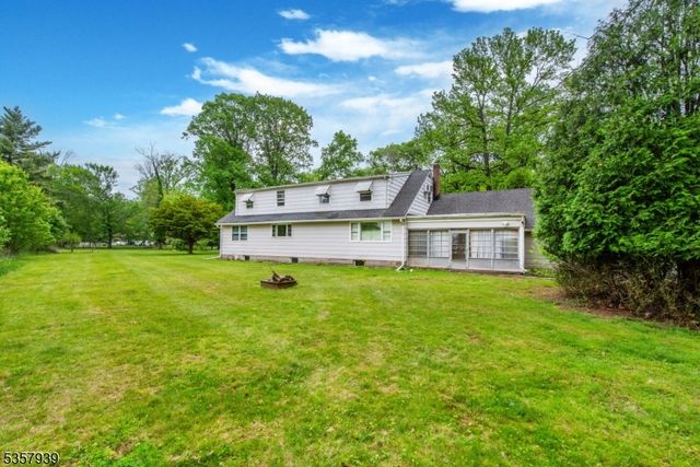 108 Midwood Way, Woodbridge Twp., NJ 07067