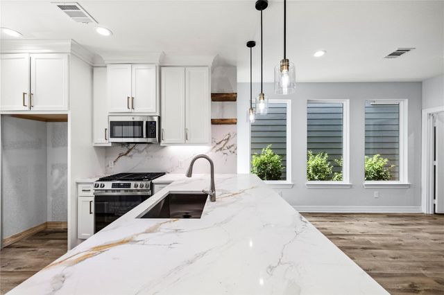 115 Capetown, Montgomery, TX 77356
